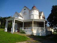 Corner Minor (2112 Monteiro Street)
